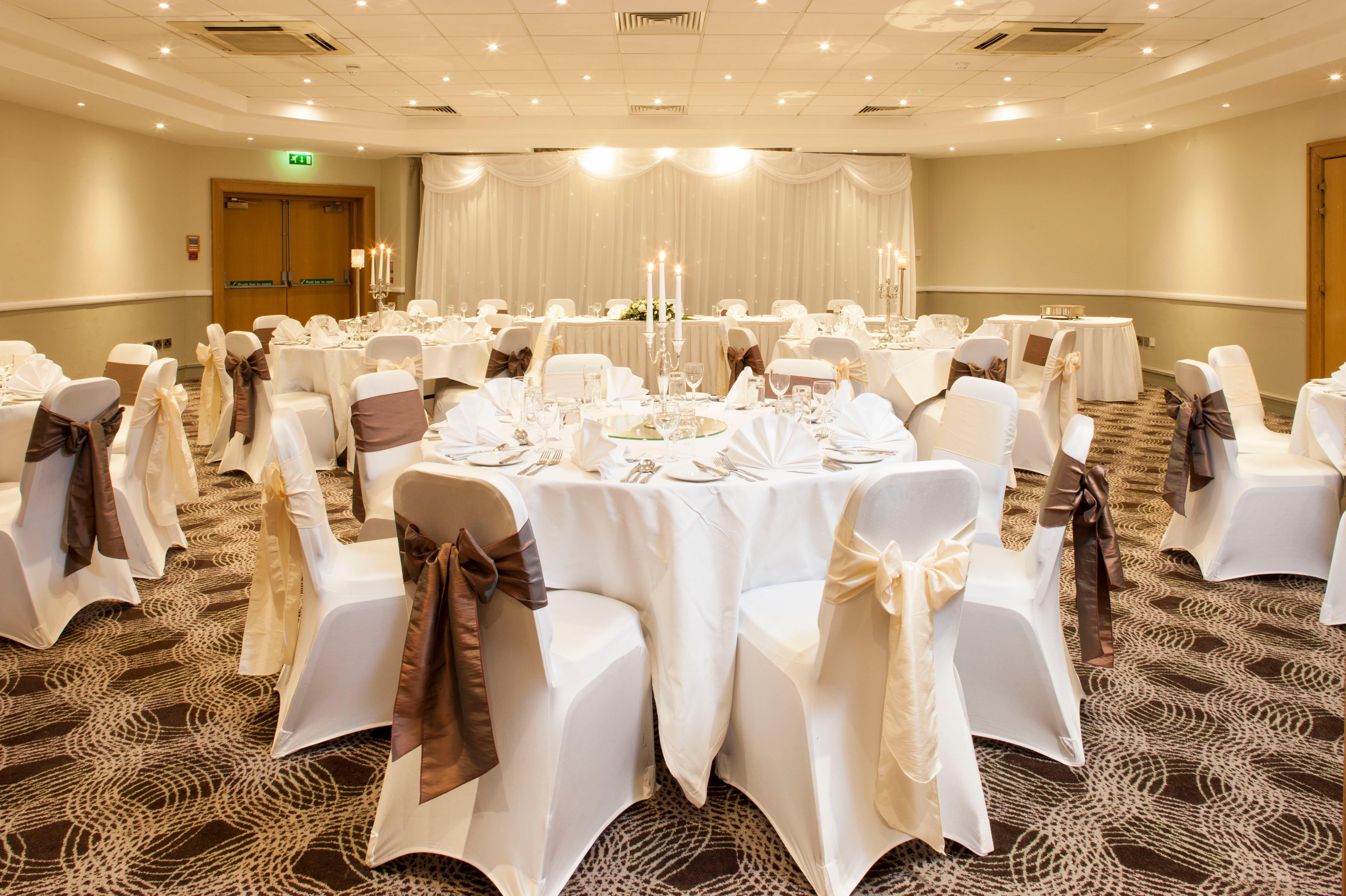 Holiday Inn Glasgow - East Kilbride By Ihg Exterior photo