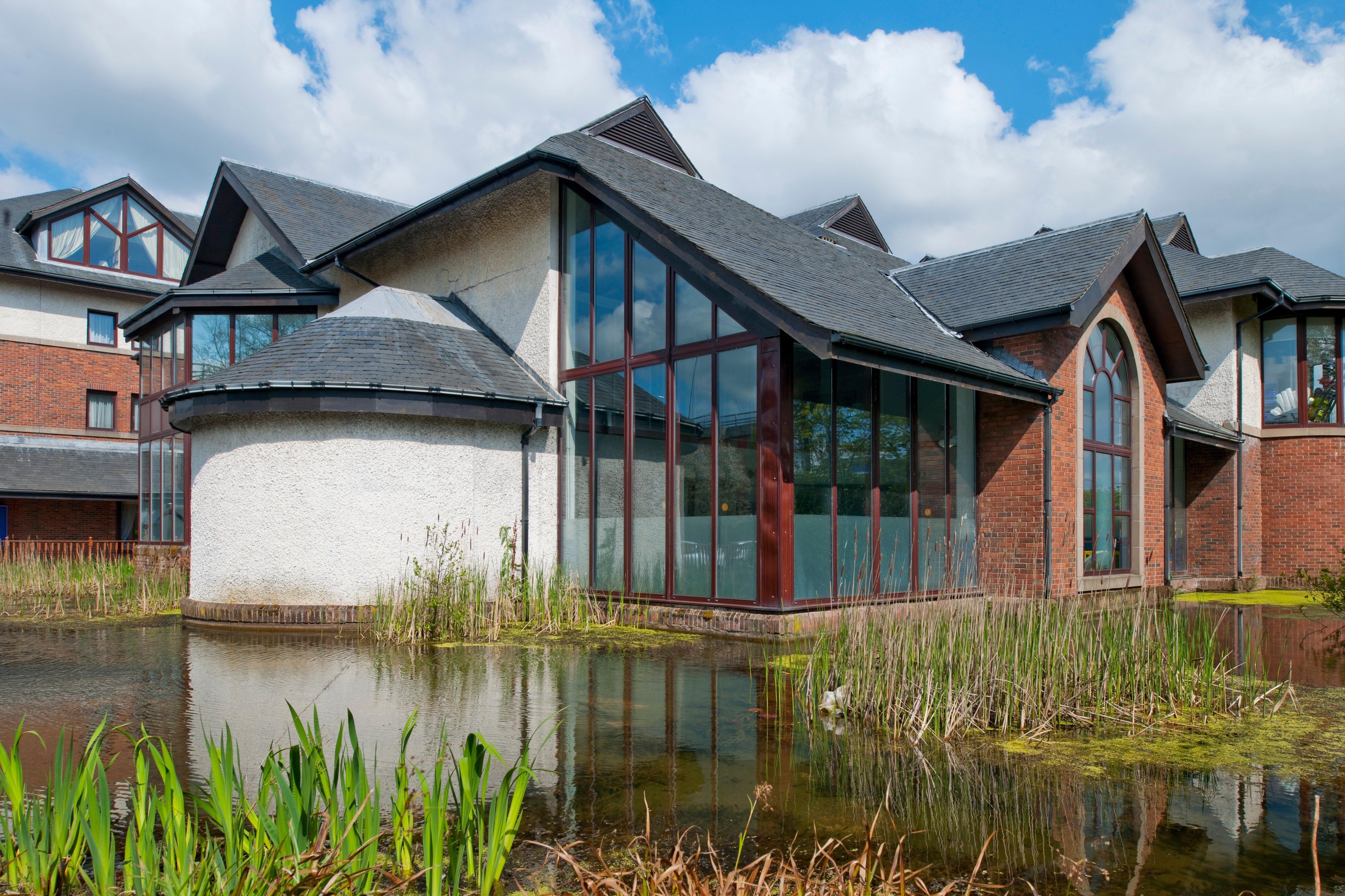 Holiday Inn Glasgow - East Kilbride By Ihg Exterior photo