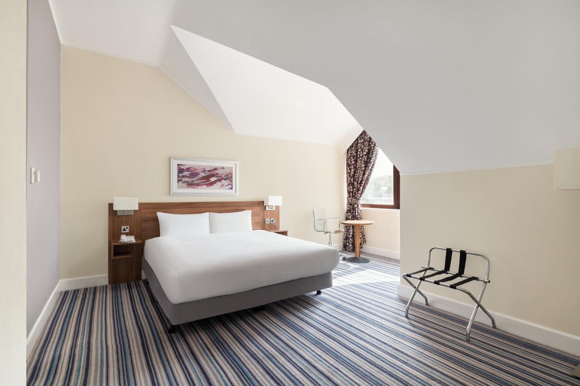 Holiday Inn Glasgow - East Kilbride By Ihg Exterior photo